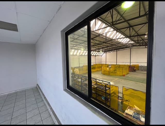 1,040M² WAREHOUSE TO LET IN KILLARNEY GARDENS